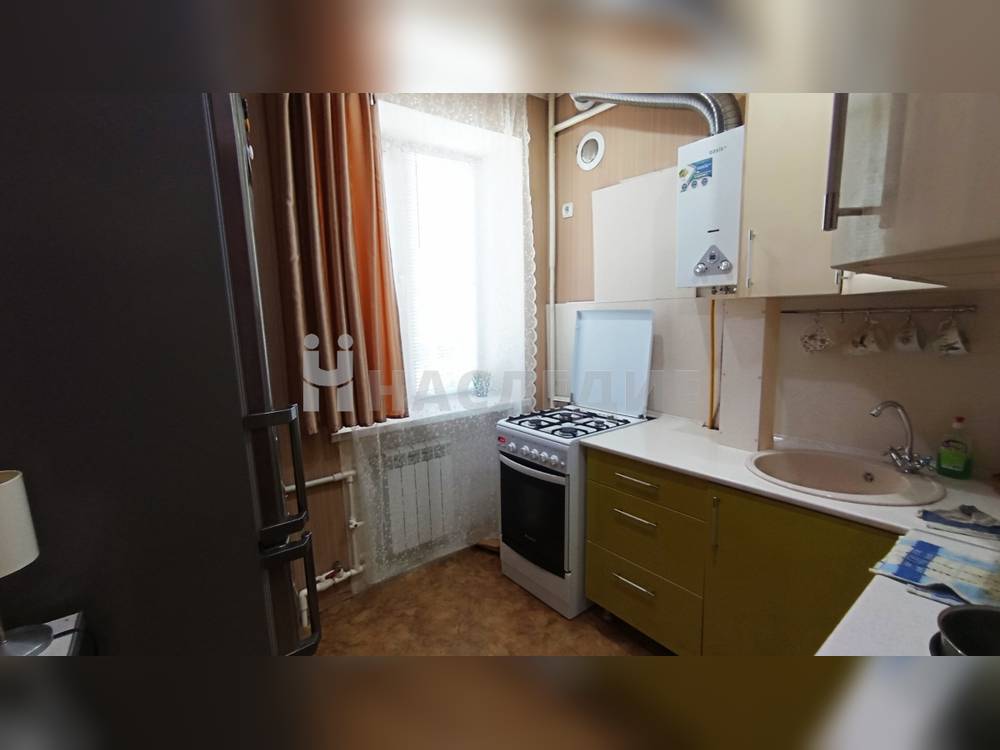 2-комнатная квартира, 42 м2 1/3 этаж, Театральная площадь, ул. Дзержинского - фото 12